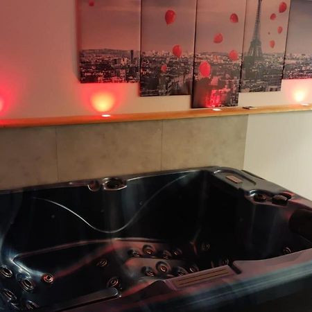 Chambre privée Cosy à proximité de Roissy, Parc Astérix Fosses Extérieur photo